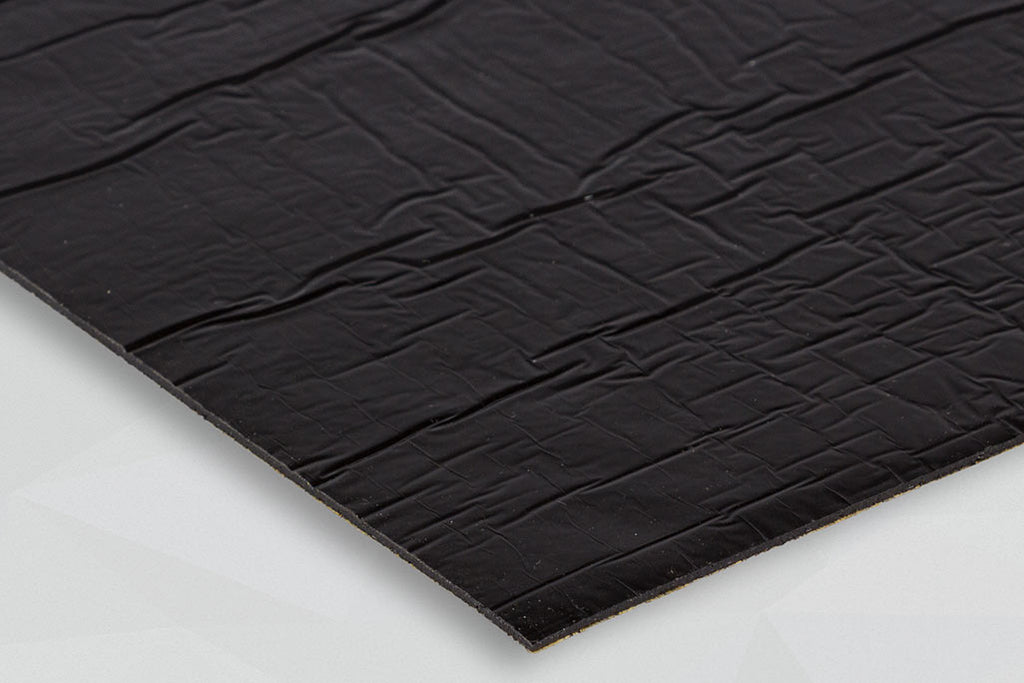 Ausschnitt einer schwarzen Bitumenschwerfolie soni HEAVY