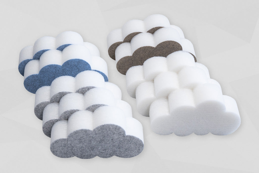 Übersicht über ein 10-teiliges Wolkenset in den Farben Hellgrau, weiß, blau und beige von oben